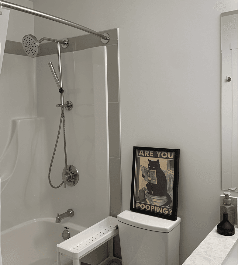 1월 (메트로근처) Royal Oak 도보1분 // 단기 // 세컨룸 // (거실쉐어X) //다운타운20분 썸네일