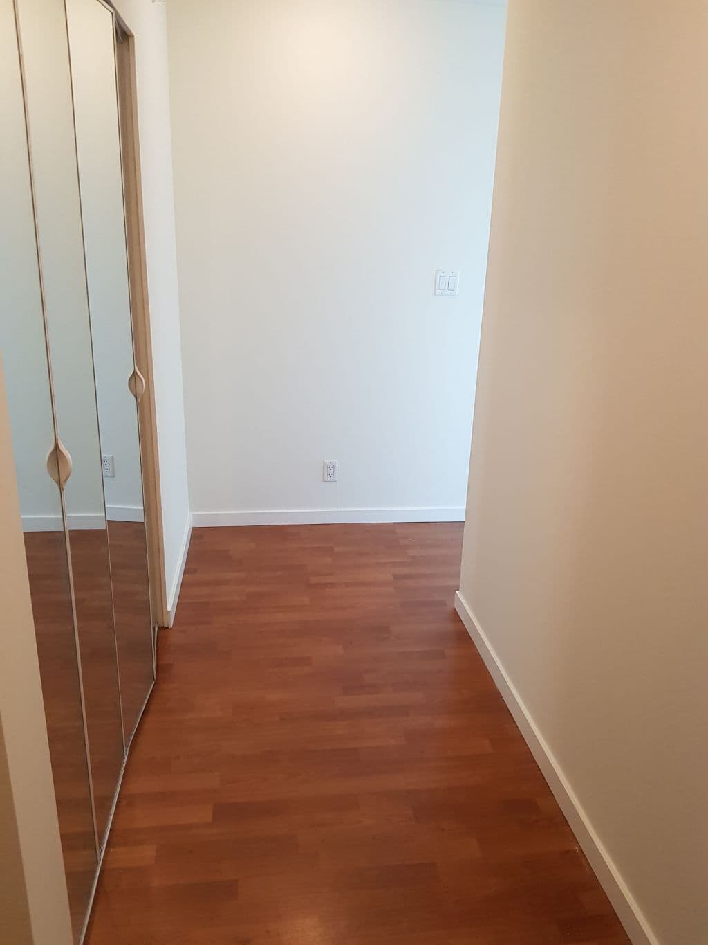 다운타운 단기숙소 (1월1일-1월14일) 2bed 1bath 콘도 집전체 혼자 사용하세요!! 썸네일