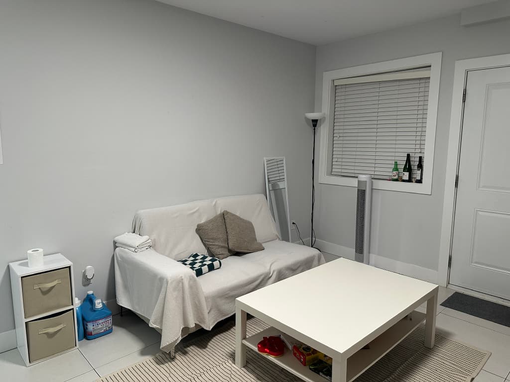 2 Bed · 1 Bath 집 테이크오버 (가전·가구 포함) 하실 분 구합니다 썸네일
