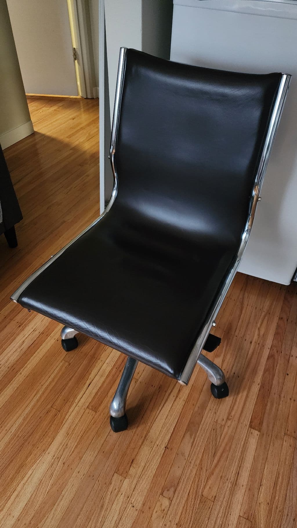 높이조절-가능한-바퀴달린-의자-10-tpla0-이미지