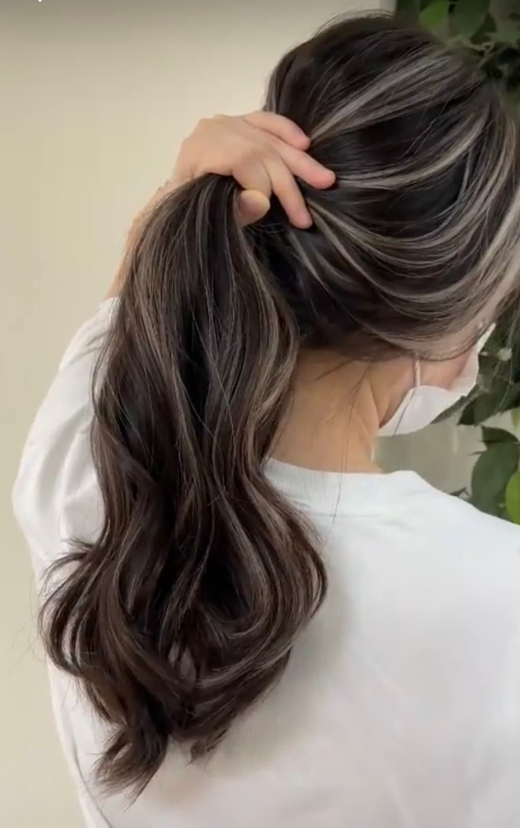 헤어-color-모델-구합니다-뿌리탈색-하이라이트-포함-xPSQY-이미지