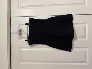 검은색-짧은-드레스-5V2zI-이미지