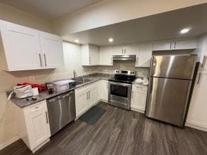 1 bed 1 bath 랭리 하우스 지하 썸네일