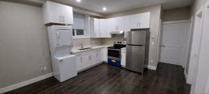 코퀴틀람 2bedroom 렌트합니다.  썸네일