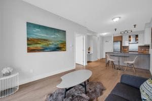 Coquitlam Central Centre Glen Drive 1 Bed Bedroom 1 Bath Bathroom 썸네일