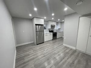 길포드 2Bed 1Bath 베이스먼트 12월 입주 썸네일