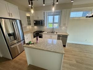 켄싱턴 게이트 콘도 임대  랭리 윌로비 (신축 건물) 썸네일