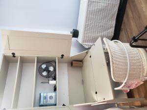 여성전용 타운하우스 1룸렌트 전용화장실/ 로히드역 도보9분/버퀴틀람역 도보 19분 / $1,100/월/  5/11이후 입주 가능 썸네일