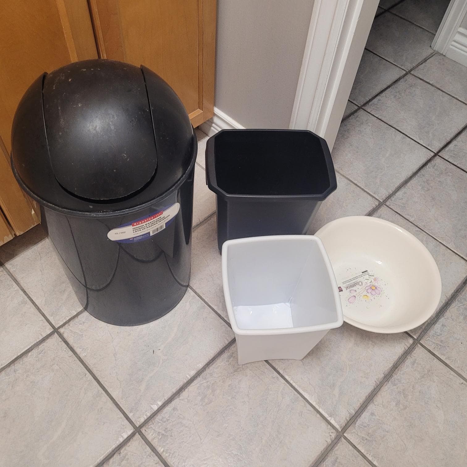휴지통들-optcY-이미지