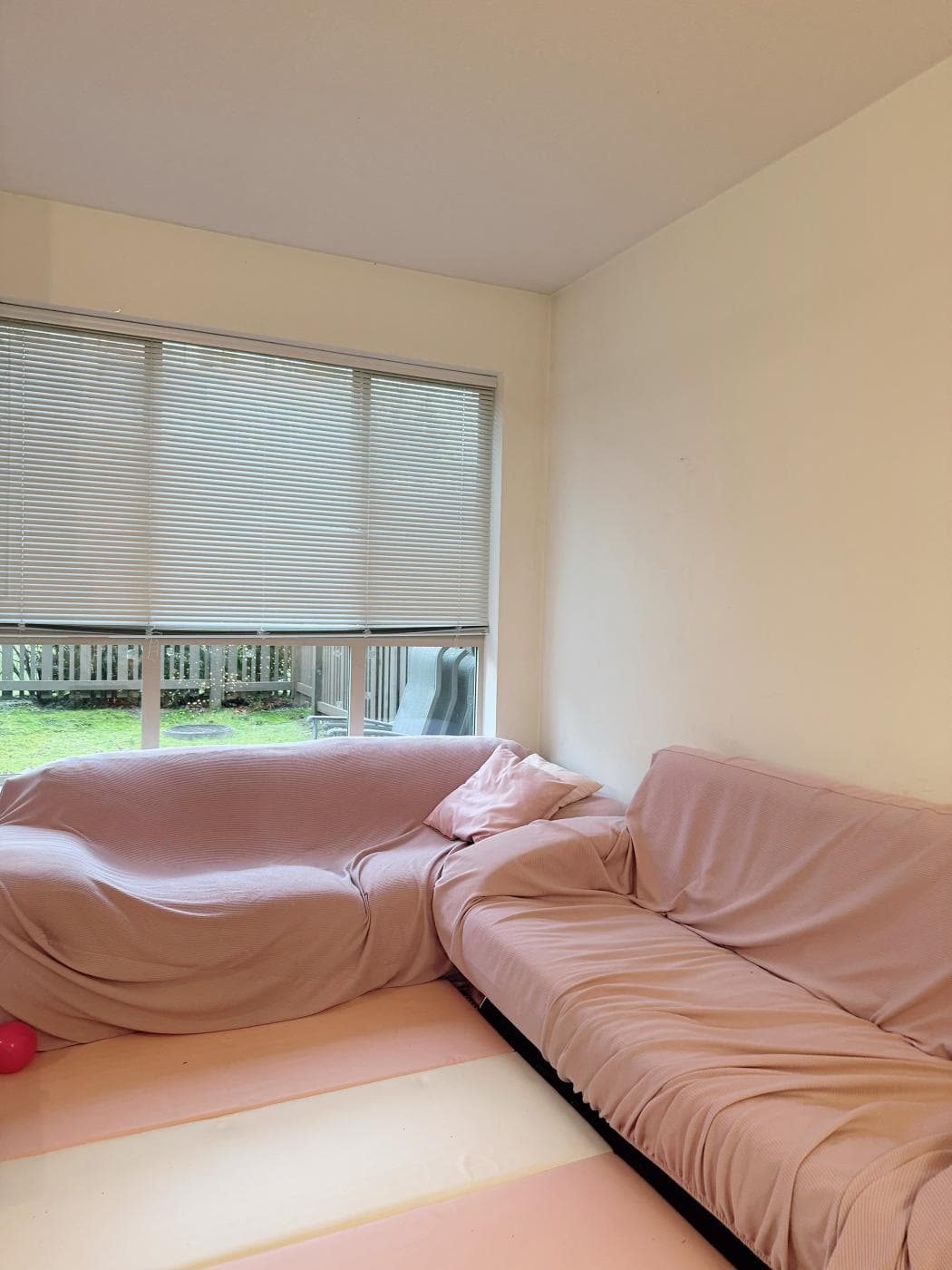 위치 가격 좋은 길포드 타운하우스 썸네일