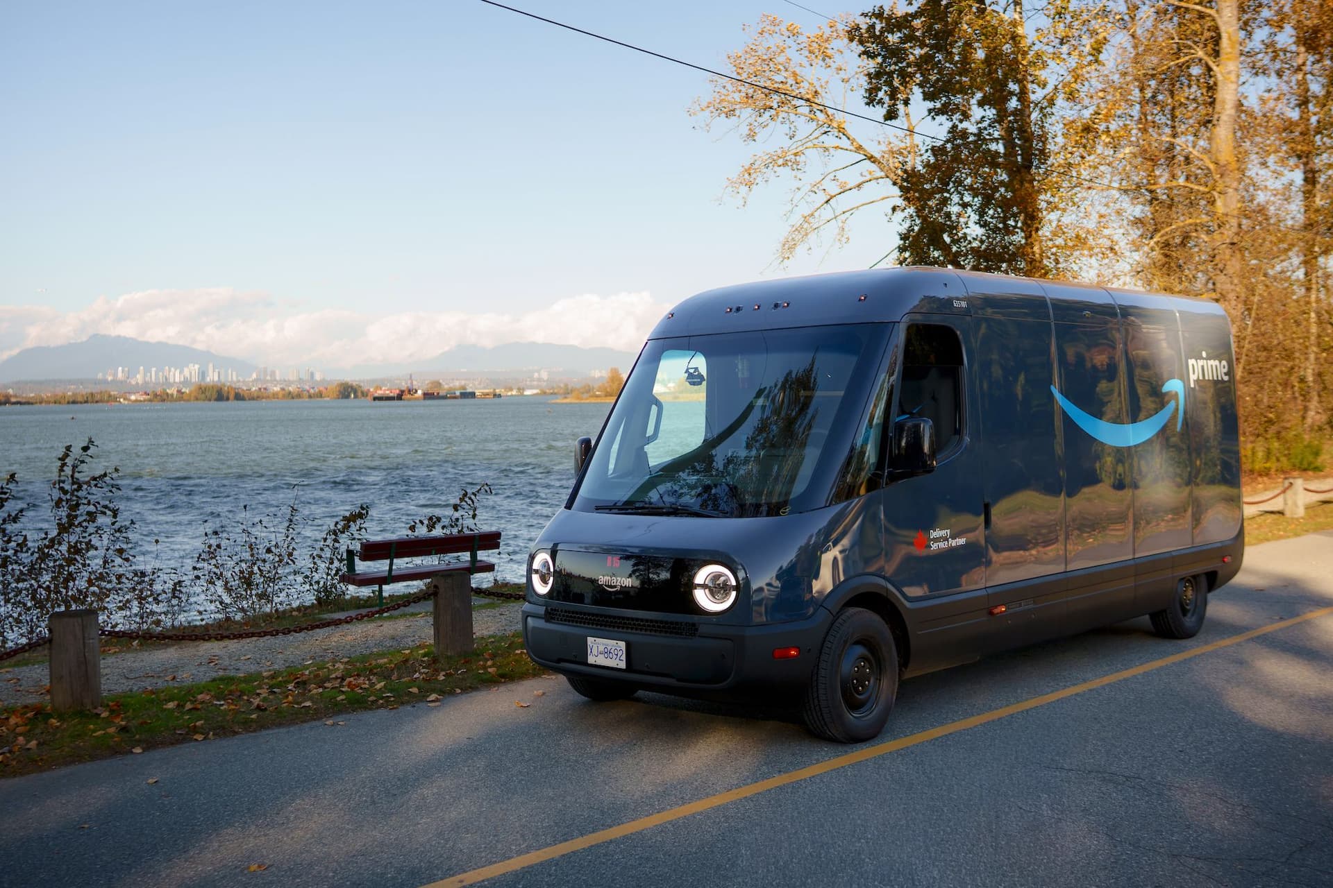 https://images-dh-production-baselayer.dailyhive.com/uploads/2025/10/amazon-rivian-battery-electric-delivery-van-vancouver-f.jpg