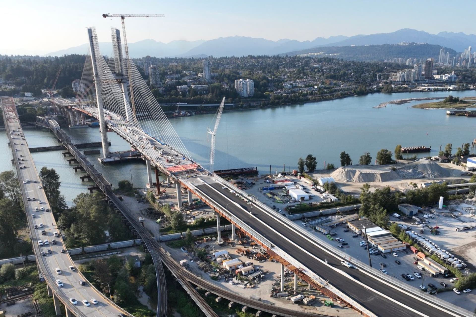 https://images-dh-production-baselayer.dailyhive.com/uploads/2025/11/pattullo-bridge-new-construction-october-2025-f.jpg